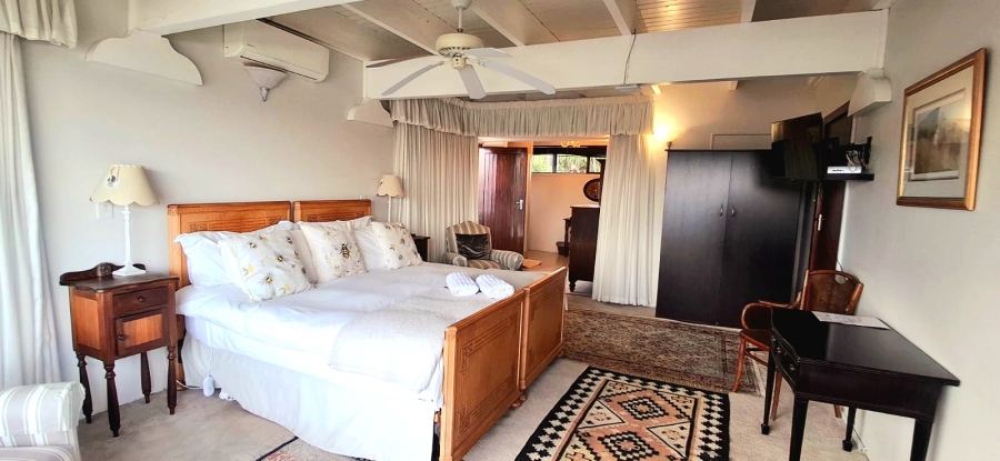 5 Bedroom Property for Sale in Beacon Bay Eastern Cape